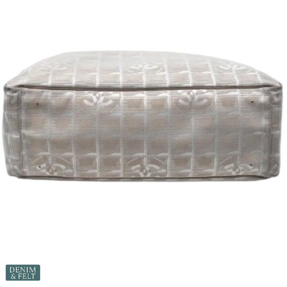 Chanel  Travel Line Beige Nylon/Leather Tote Bag Shoulder Bag/Purse/Carry On - Picture 6 of 16